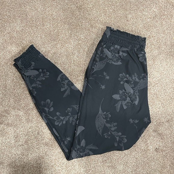 Spiritual Gangster Jogger Pants - Picture 4 of 5
